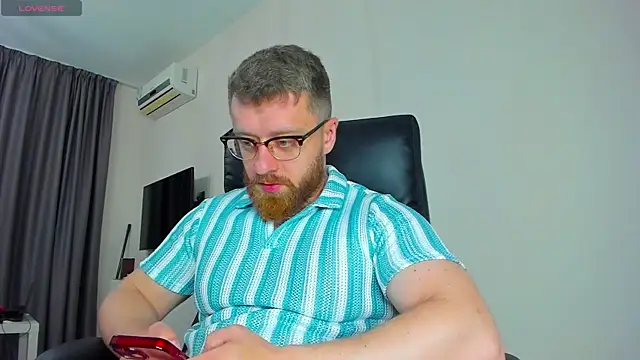 Findom_guy live XXX chat