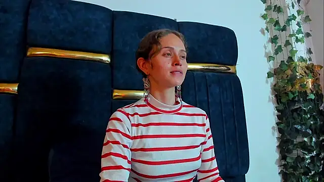 fulfill_fantasies1's Live XXX Chat