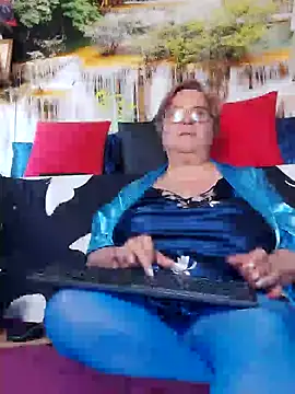 QueenPammy1 – Naživo XXX chat