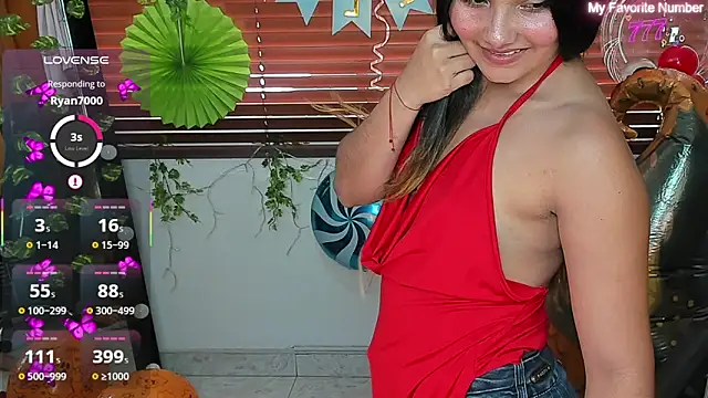 DestinyHills' Live XXX Chat