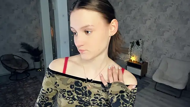 LianneBynon's Live XXX Chat