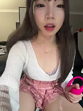 Yiyi-707's Live XXX Chat