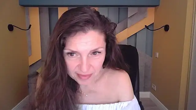 EllaLong's Live XXX Chat