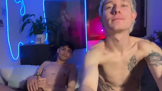 AlphaTwinks Live XXX-chat