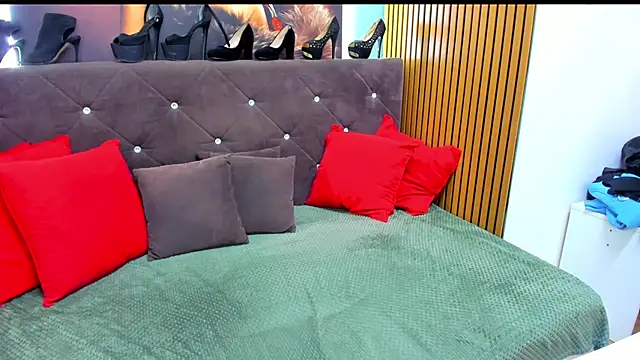 LauraSiin Live XXX-chat