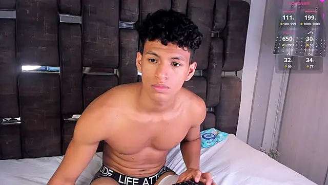 Chat +18 de DomenicoRey ao vivo