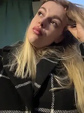 Chat XXX en directo de HarrietDart