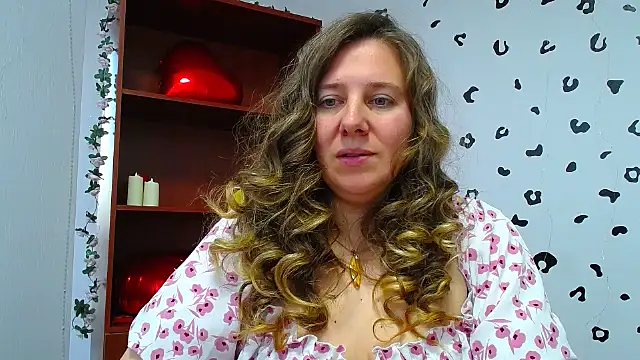 Nionelly Adlı Modelin Canlı XXX Sohbeti