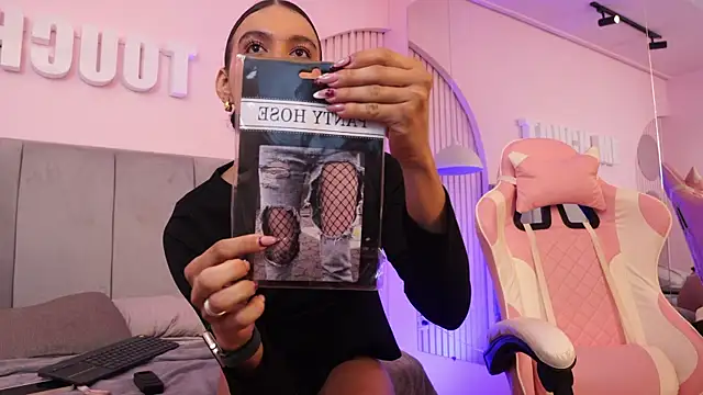 Luxa_Velvetのウェブカメラショー