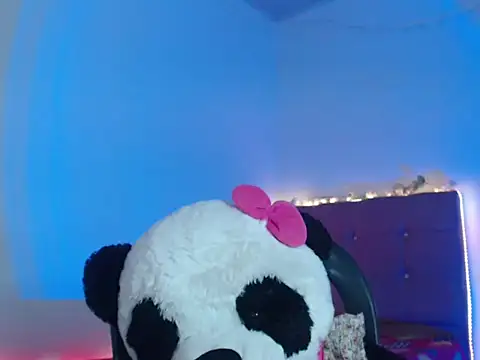 Chat +18 de Naomi_Scott1 ao vivo