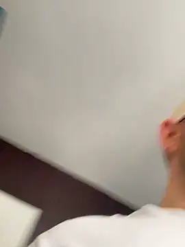Lover_boy_89: διαδικτυακό σόου στην κάμερα