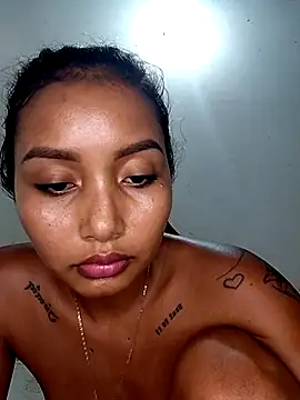 Genesis_18_ élő XXX-chatje