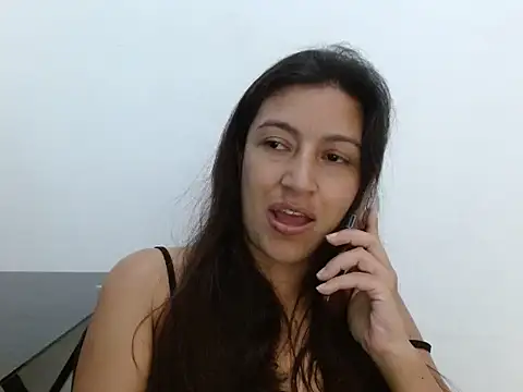 SarahFriendly Chat XXX in diretta