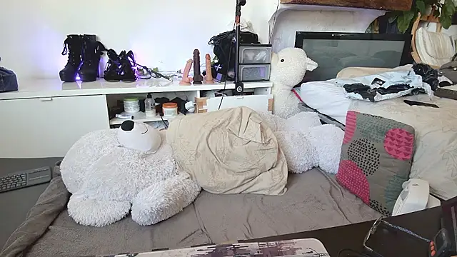 CeriseLapine Webcam show