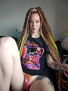 LucidLucy élő XXX-chatje