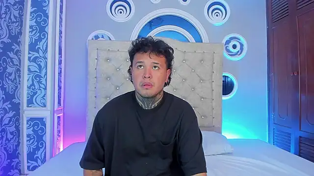 Beele_and_Evie Adlı Modelin Canlı XXX Sohbeti