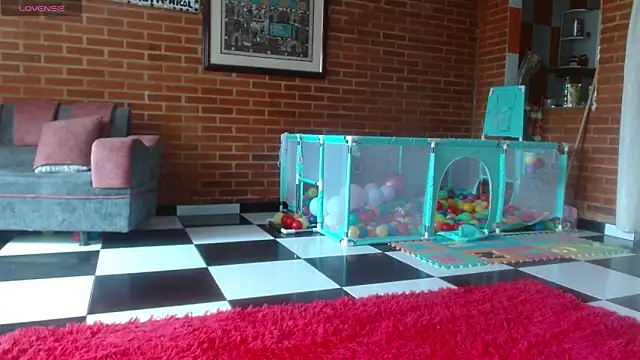 Lia_rouse04 Adlı Modelin Canlı XXX Sohbeti