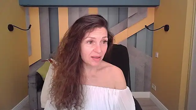 EllaLong's Live XXX Chat