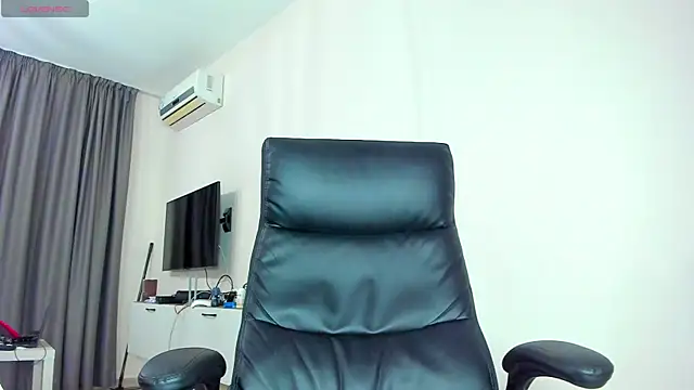 Findom_guy: вебкам-шоу