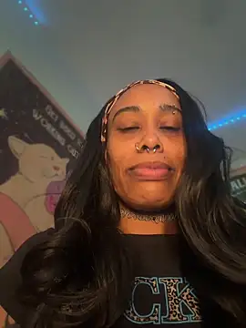 Lunalovesyou8 Show in webcam