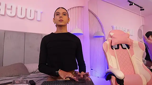 Chatroom XXX en direct de Luxa_Velvet