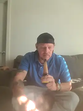 yourMasterisBored élő XXX-chatje