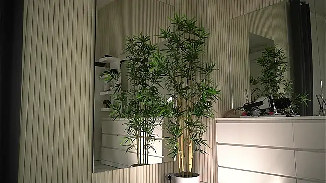 EmmaBlanco's Webcam Show