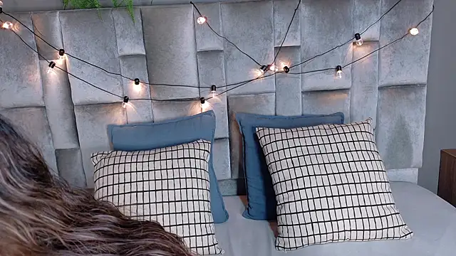 MyApril__: απευθείας συνομιλία ΧΧΧ