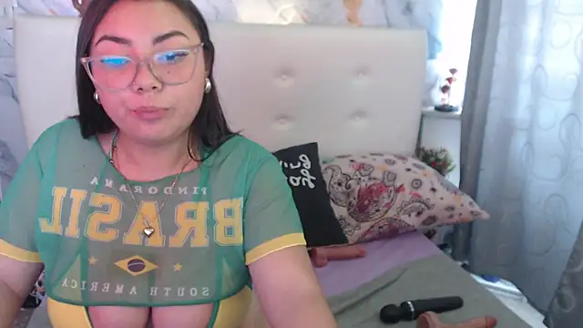 Czat XXX na żywo – Nicolelewllss