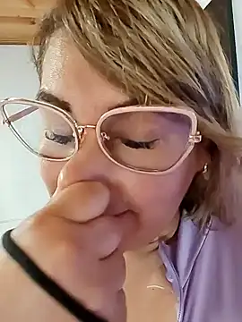 Chatroom XXX en direct de AlexxiaaMat