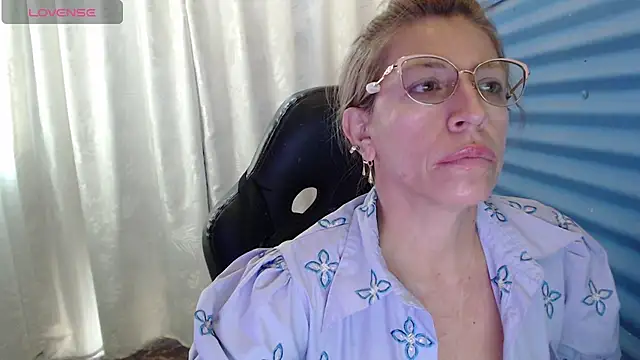 Онлайн чат XXX Chayla_Ruiz