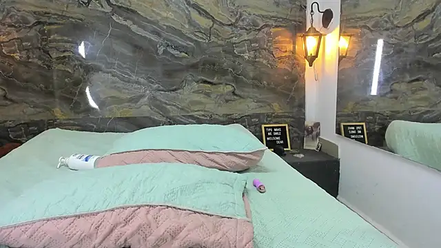 Agnes-23's Live XXX Chat