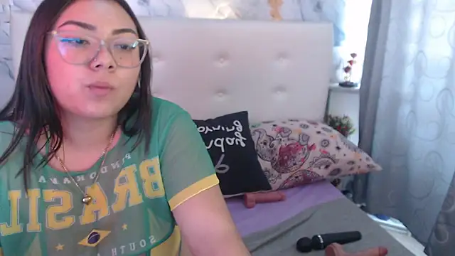 دردشة Nicolelewllss الجنسية المباشرة