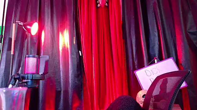 MistressSlut1's Webcam Show