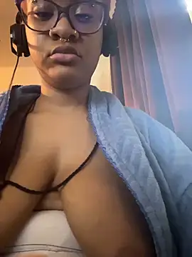 nickytheehawtie Chat XXX live