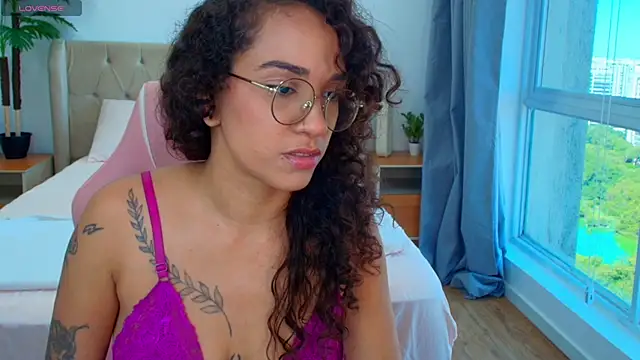 Chat +18 de Sally_Diazz ao vivo