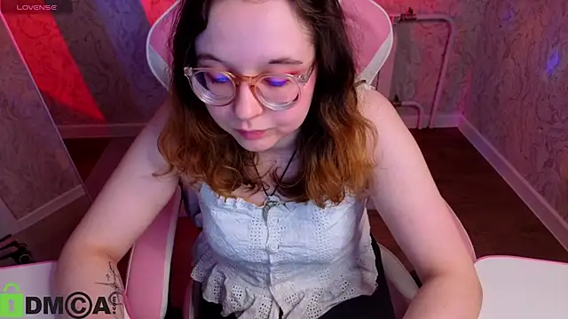 Aleks-caster élő XXX-chatje