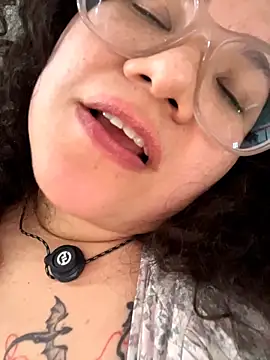 VanesssaMilf_ Adlı Modelin Canlı XXX Sohbeti