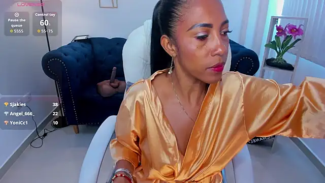 Czat XXX na żywo – Shantaall_