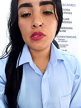 Czat XXX na żywo – MAYE__13