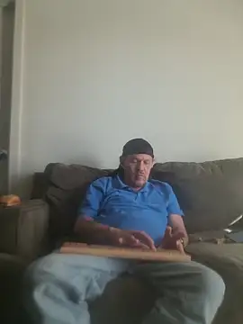 yourMasterisBored: вебкам-шоу