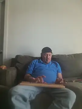 yourMasterisBored Show Webcam