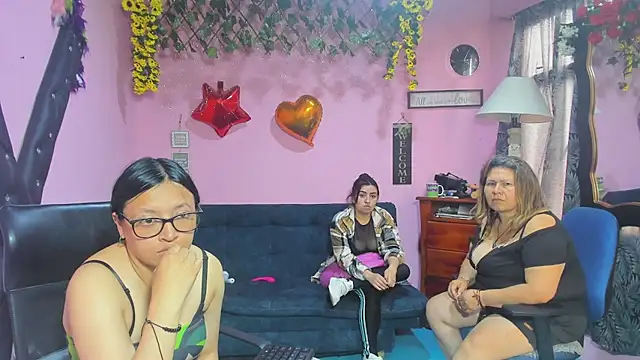 lesbiancuple's Live XXX Chat