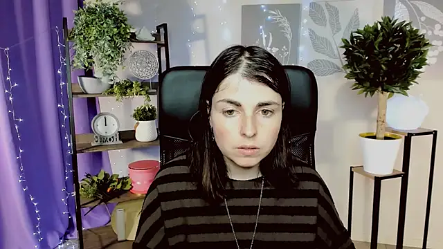 MartaEdams' Live XXX Chat