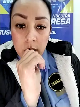 CRISTAL__11 Adlı Modelin Canlı XXX Sohbeti