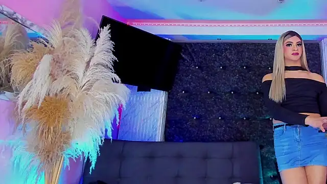 Chat XXX en directo de Queens_Wonders_Blonders