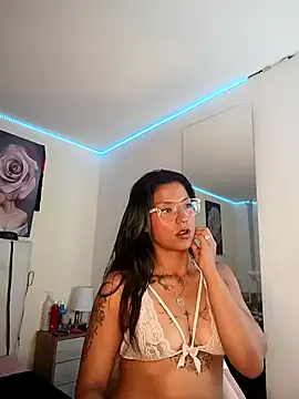 SamathaMay élő XXX-chatje