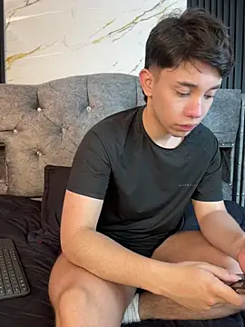 Noah_ledom's Live XXX Chat