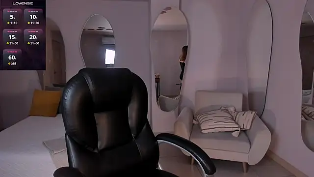 BellaThompsonX Live XXX-Chat