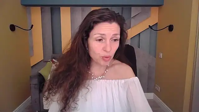 EllaLong's Live XXX Chat